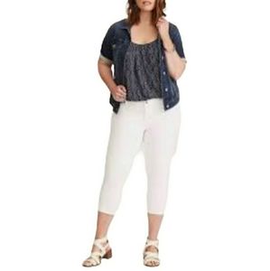 Torrid 16R White Cropped Jeggings